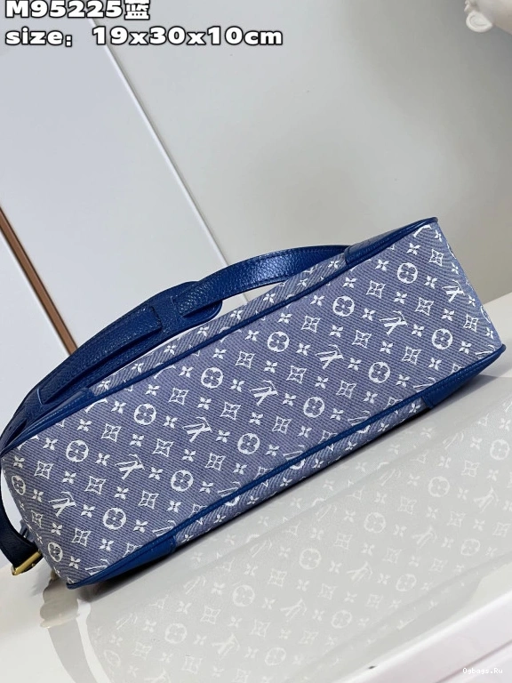 LOUIS BOULOGNE VUITTON 0208